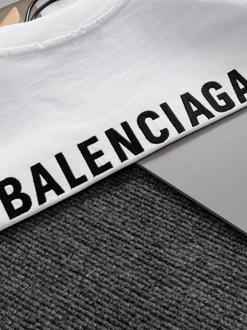 P100✨🔥 [balenciaga] 2026FW short-sleeved T-shirt Premium 26s double yarn 300g fabric embroidery process wash water spray Ma Jiu distressed color: wash water black wash water white wash water Khaki Size: S M L XL 2XL